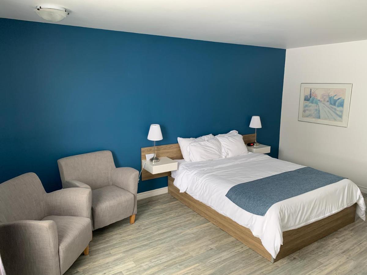 Motel Le Rond Point Metabetchouan Exterior foto